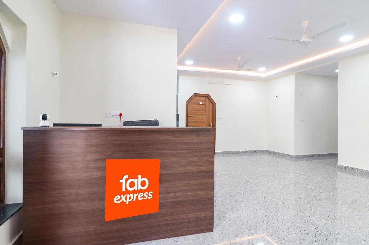Fabexpress Rs Living - Nr Tcs Deccan Park, Hitech City Hyderabad Exterior photo