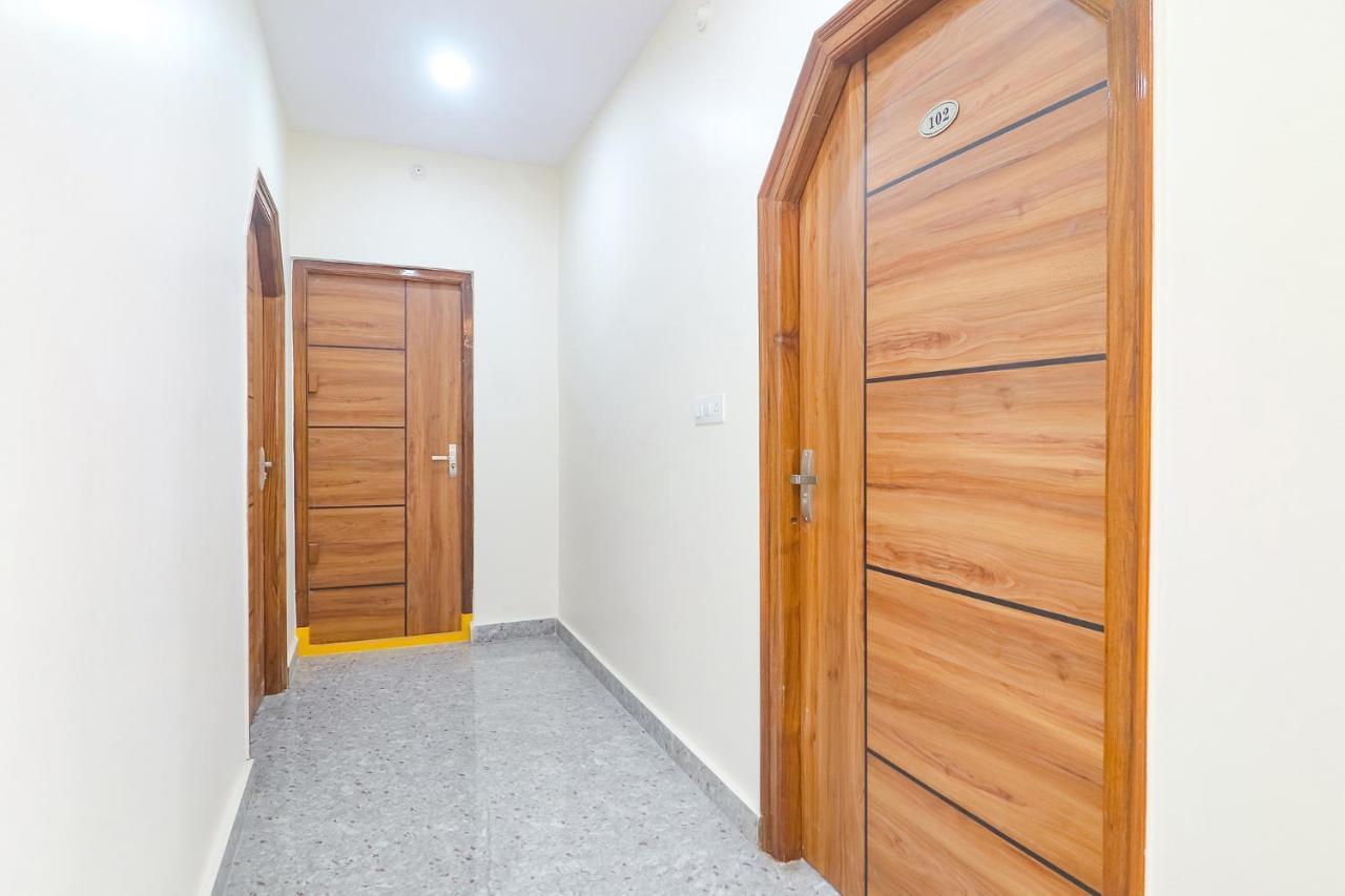 Fabexpress Rs Living - Nr Tcs Deccan Park, Hitech City Hyderabad Exterior photo